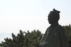 坂本龍馬像（さかもとりょうまぞう）