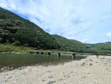 茅吹手沈下橋（かやぶくてちんかばし）